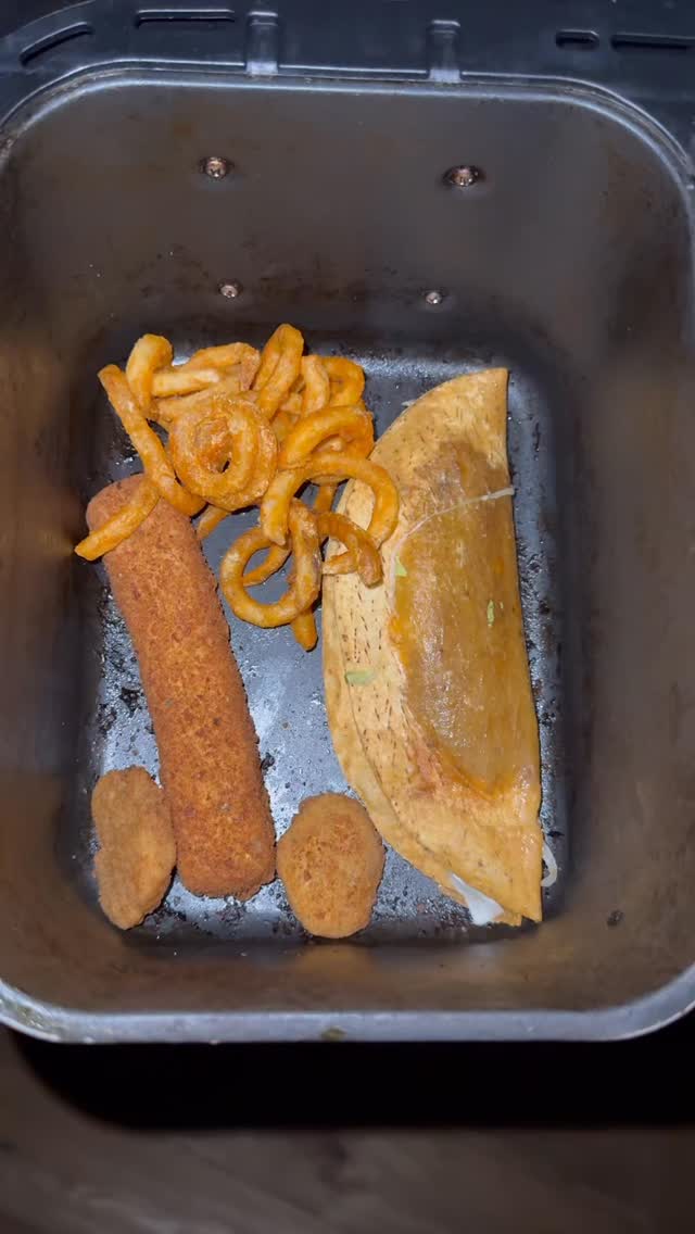 Instagram post by @killdozer_tv for Jack in the Box. Caption reads: The @jackinthebox munchie meal CAN be air fried!....