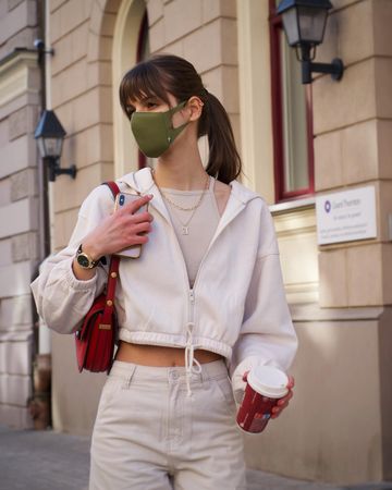 Instagram post by @kallies for AIRINUM. Caption reads: [...] color drop from all time favorite @airinum....