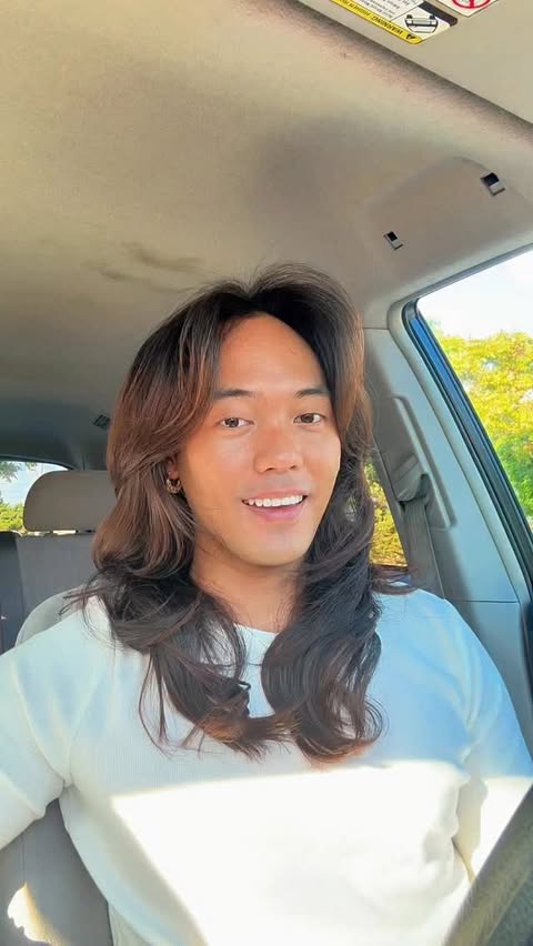 Instagram post by @erickonda__ for KAYAK. Caption reads: Kayak is the only website that can answer all....