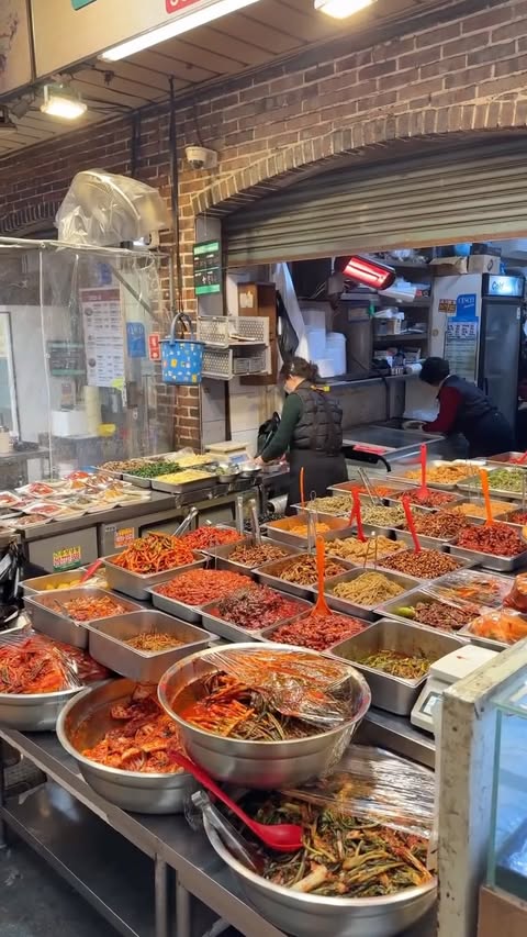 Instagram post by @doobydobap for Airalo. Caption reads: Download Airalo free today, and use my code DOOBY3....