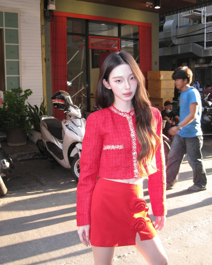 Instagram post by @kislueiso for Pomelo Fashion. Caption reads: You know me I’m her♥️
#PomeloGirls @pomelofashion.