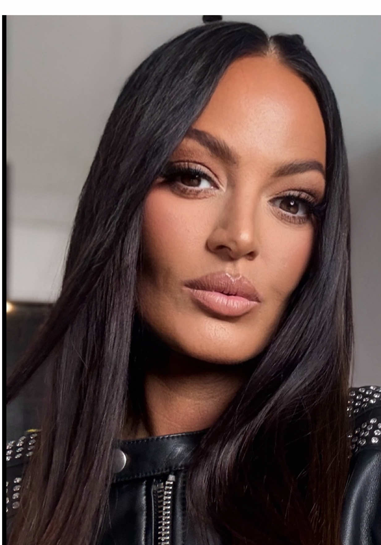 TikTok post by @lisabarlow14 for DIRECTV. Caption reads: [...] TV and streaming apps in one place.....