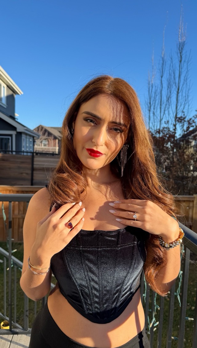 Instagram post by @charliebahl2 for MSBLUE. Caption reads: [...] 15Charlie for 15% off and shine louder....