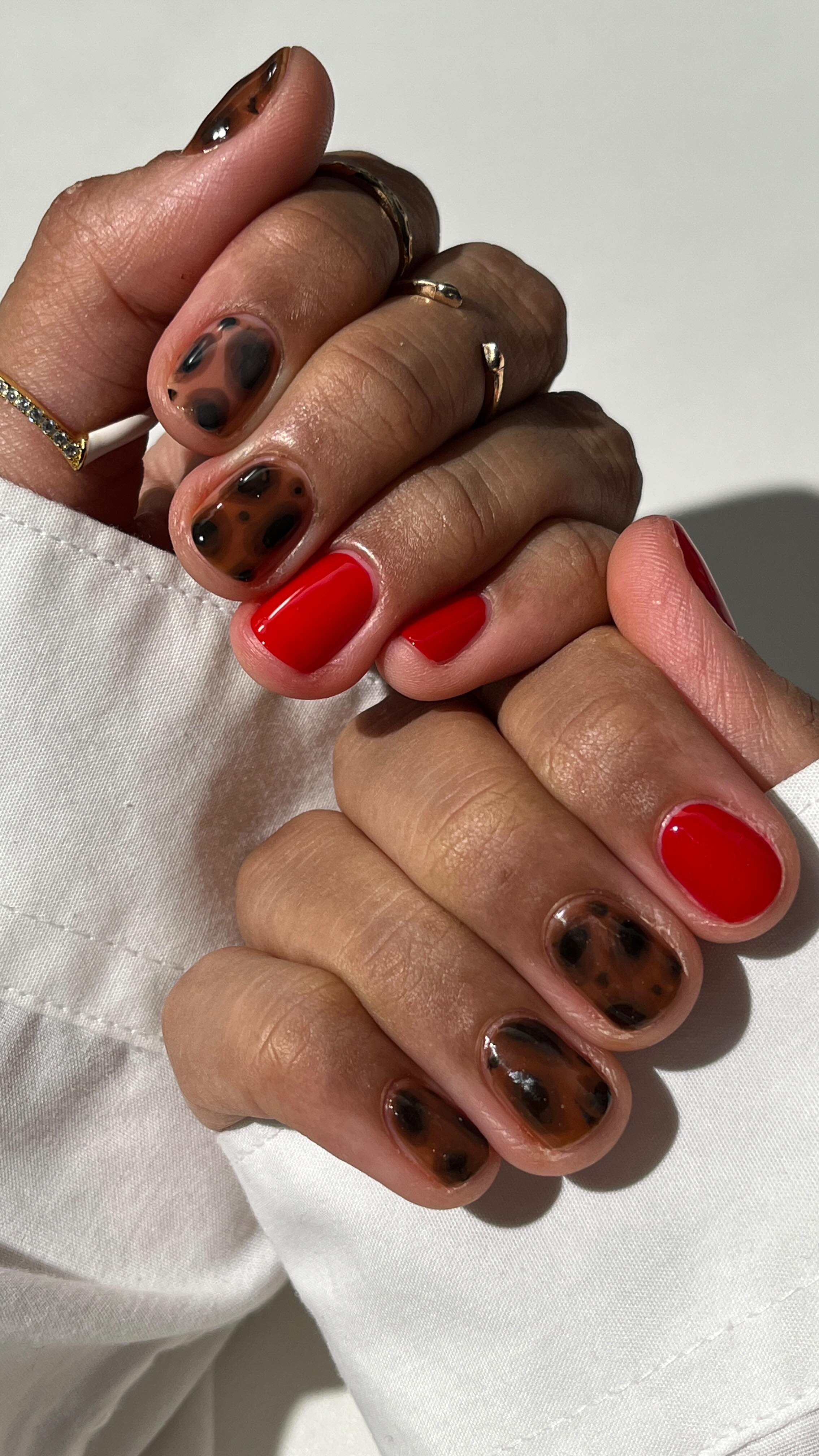 Instagram post by @nonnailartist for butter LONDON. Caption reads: 🐢 no gel torties are 100% achievable with some....