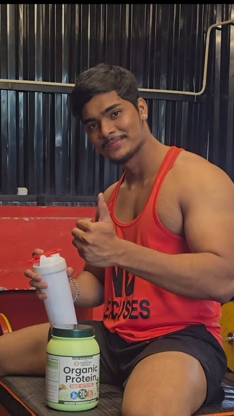 Instagram post by @mr_sudipta_01 for Himalayan Organics. Caption reads: Himalayan Organics Organic protein Powder💪🌿 100%....