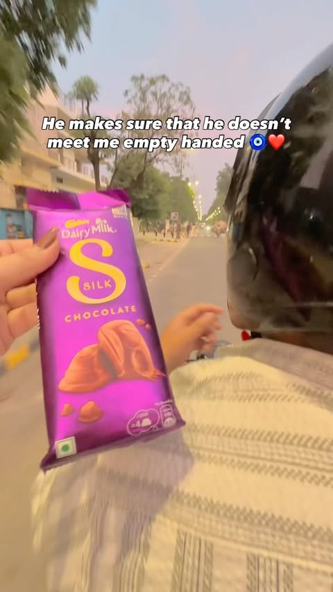 Instagram post by @anshuumishra_ for Cadbury Dairy Milk Silk. Caption reads: A long day at work, a ride home and these little....