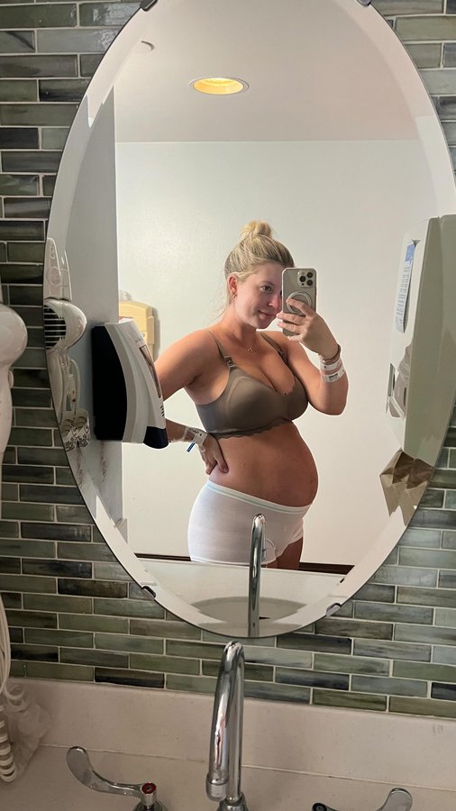 Instagram post by @madisonleighmaryan for Perifit. Caption reads: [...] never! Code MADISON25 saves you 25% on....