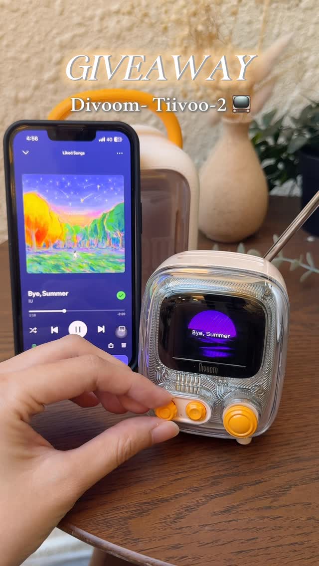 Instagram post by @khaii_wenn for Divoom. Caption reads: 🎁 GIVEAWAY 送礼时间到！
我要送出 1️⃣ 个超可爱的 Divoom Tiivoo-2....