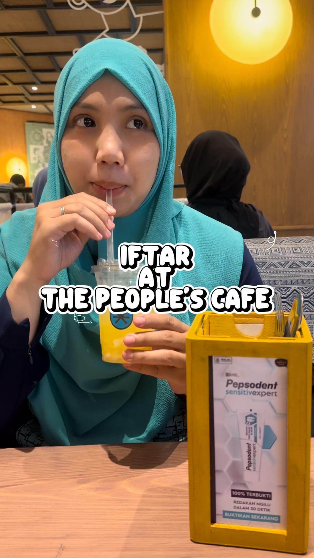 Instagram post by @ulyarezkianto11 for kumparan. Caption reads: [...] ! #PepsodentSensitiveExpert....