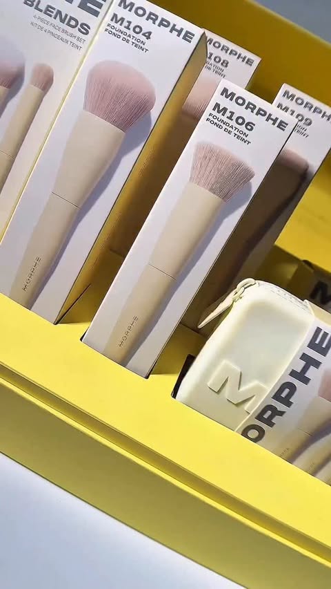 Instagram post by an influencer for Morphe. Caption reads: [...] Blend Brush Collection - @morphebrushes -....