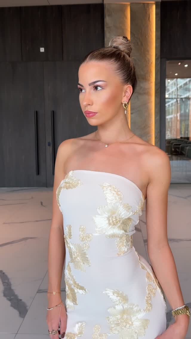 Instagram post by @gwenoxfoort for Atolea Jewelry. Caption reads: Details matter @atoleajewelry #atoleababe💫....