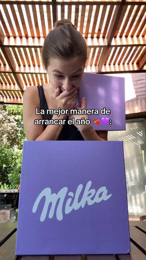 Instagram post by @degustandoconangie for Milka. Caption reads: cuál es su chocolate Milka favorito??? amé esta....