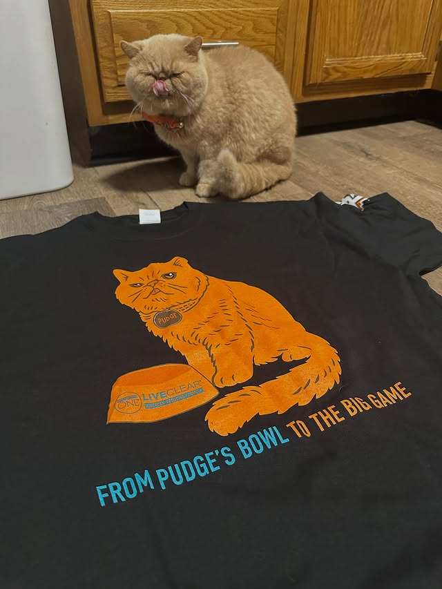 Instagram post by @unclepudgy for Purina One. Caption reads: [...] people will get a shirt thanks to Purina ONE....