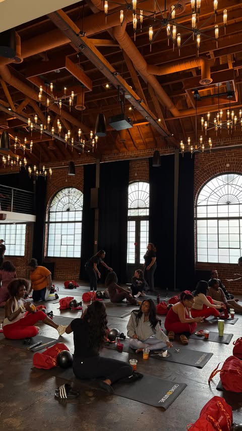 Instagram post by @celestialjojo for Creme of Nature. Caption reads: [...] of the new Scalp Relief Wipes by....