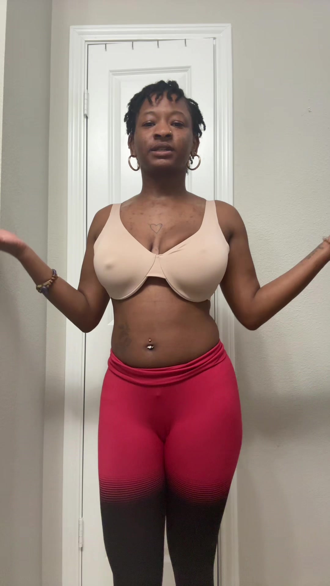 TikTok post by @cutiepiekoyuh for SheCurve. Caption reads: [...] only. Feeling comfy In my bra from @SHECURVE....