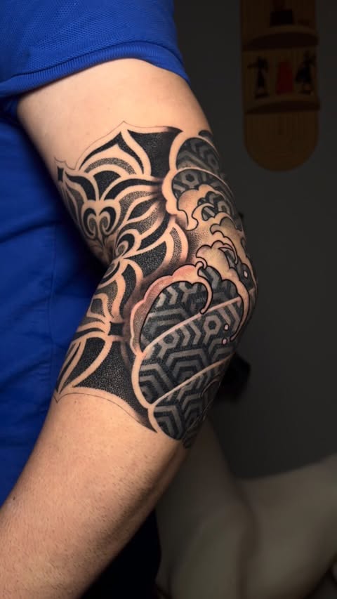 Instagram post by @mericduskuntattoo for PEPAX. Caption reads: Geometry🔅 Sponsored by @pepax.official....