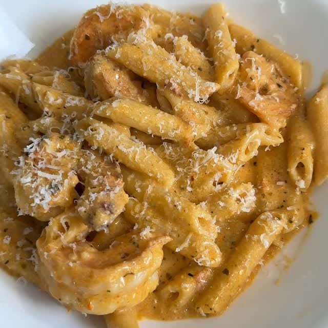 Instagram post by @cookerofdeliciousness for Heath Riles BBQ. Caption reads: #baconuppartner #easymeal #marrymepasta....