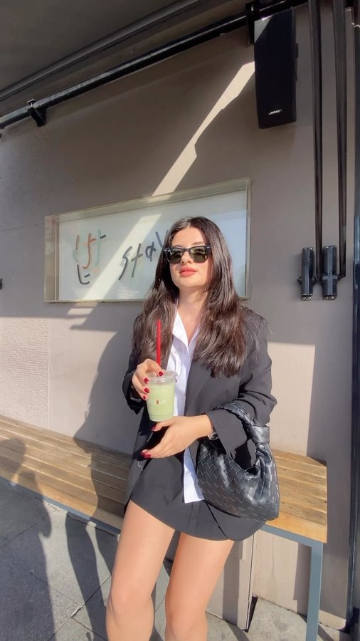 Instagram post by @atalayebruu for SENSTYLABLE. Caption reads: 🧚🏼‍♀️🍵 #reklam.