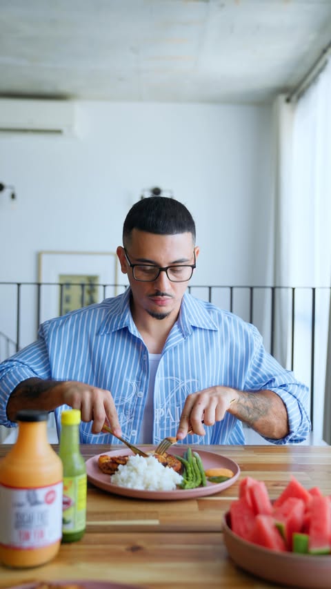 Instagram post by @kirxdiaz for Toppik. Caption reads: [...] 
barber: @rodriguezthebarber_nyc 
hair....