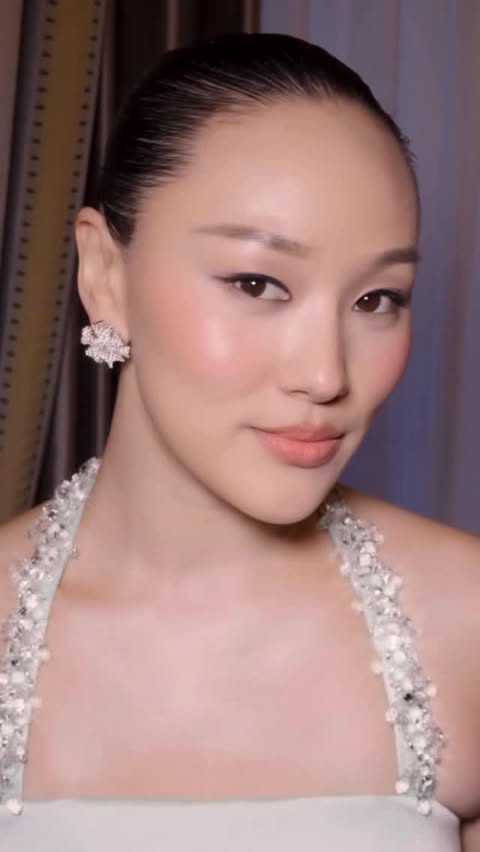 Instagram post by @yerinha_ for Bridgerton. Caption reads: 🩶GET READY WITH YERIN HA - BRIDGERTON S4....