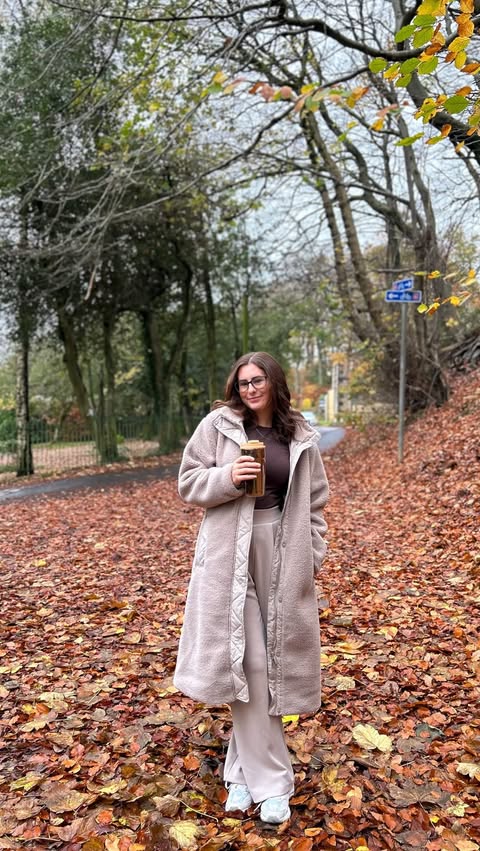 Instagram post by @shaunamathxr for Aveeno. Caption reads: [...] smooth and moisturised with the new....