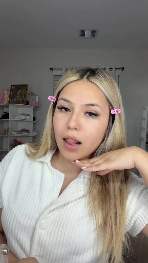 Instagram post by @alexisssarre for Hard Candy. Caption reads: Grwm to go christmas shopping 🛍️....