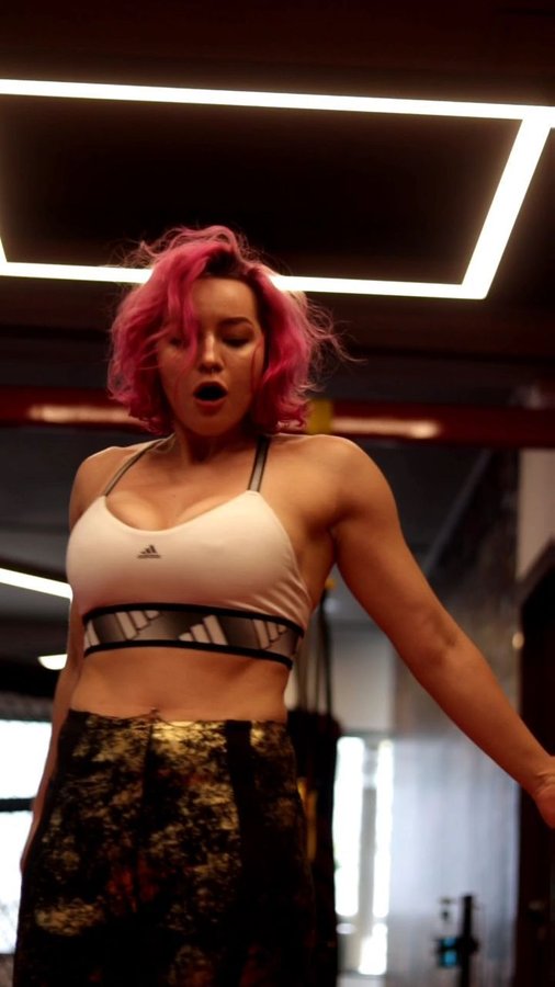 Instagram post by @ollyesse for Big Flex - Sports Nutrition. Caption reads: Getting in shape? You need @bigflex.in to help u....