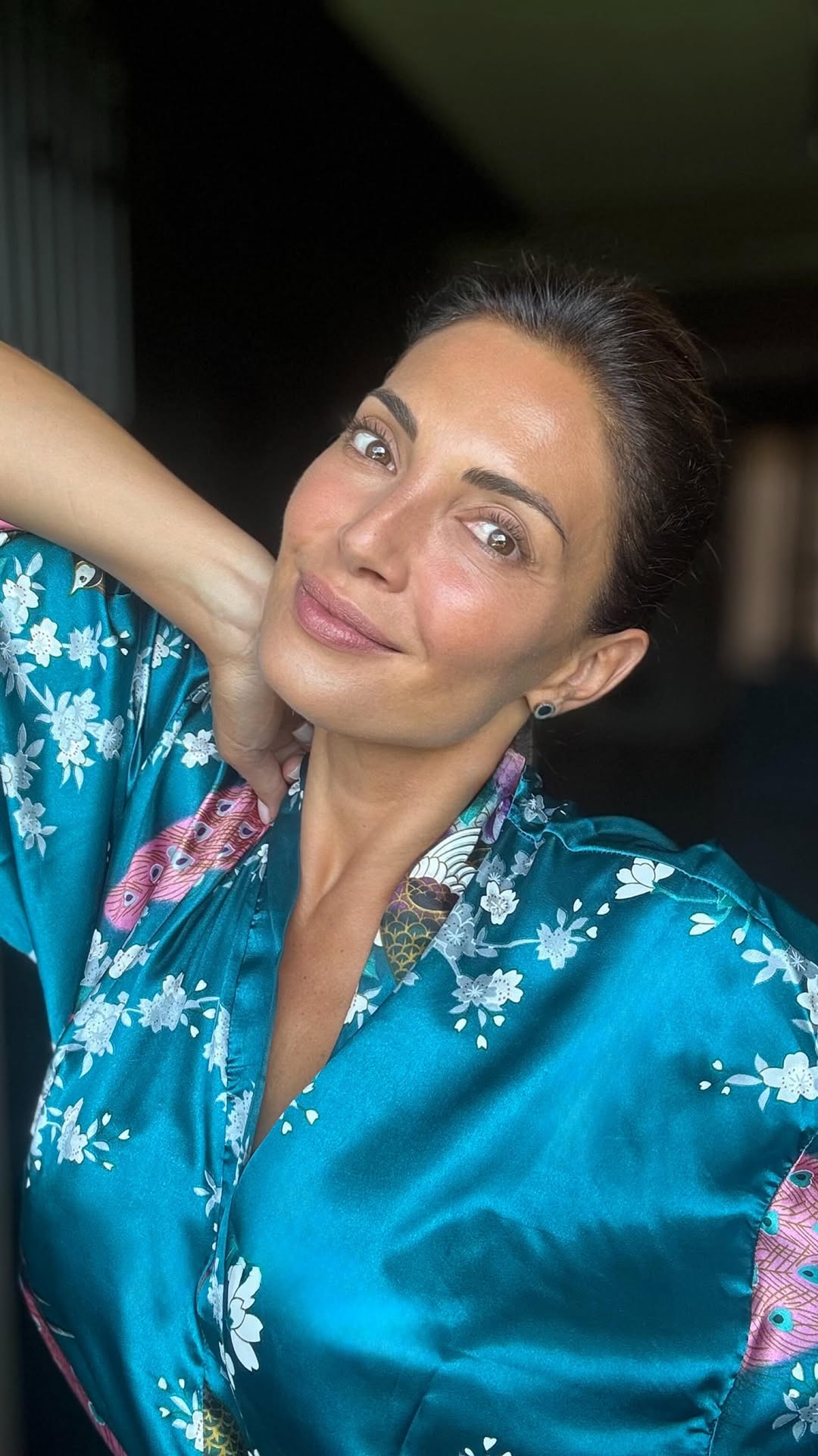 Instagram post by @alessiamanciniofficial for NEUTROGENA. Caption reads: Casa o trasferta, la mia skincare non si ferma....