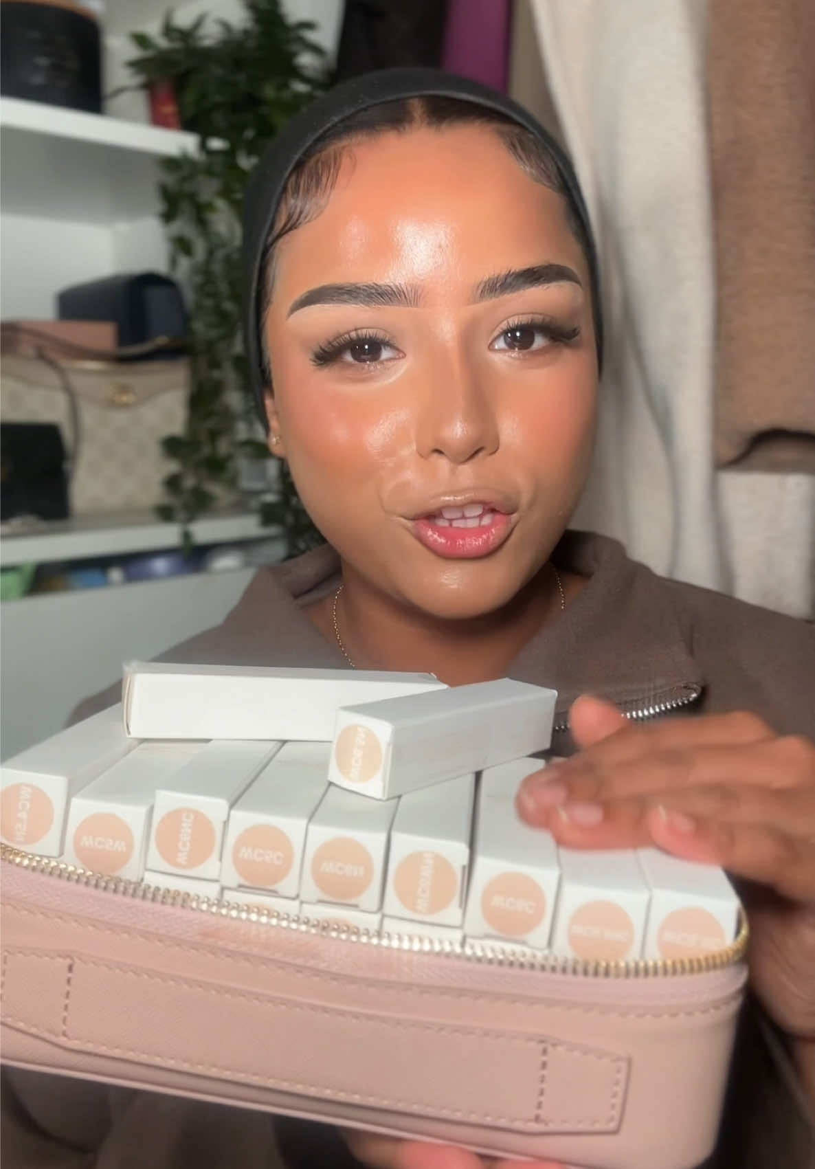 TikTok post by @rohiimaaa for HNB Cosmetics. Caption reads: STOP IT @HollyBoon__ you really did your thing....