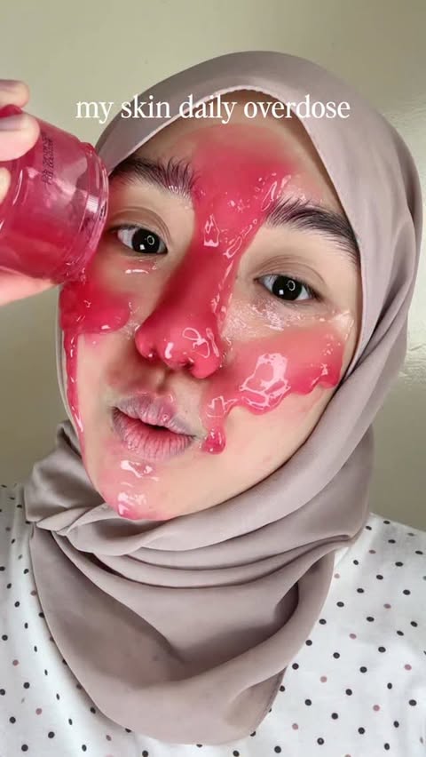 Instagram post by @husnaaa.d for Glad2Glow Malaysia. Caption reads: Dry, dull skin? Say hello to G2G Rose Gel Mask!....
