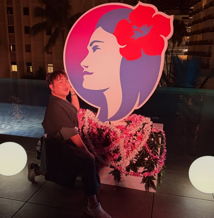 Instagram post by @brevenchym for Hawaiian Airlines. Caption reads: [...] #atmos #alaskaairlines #hawaiianairlines.