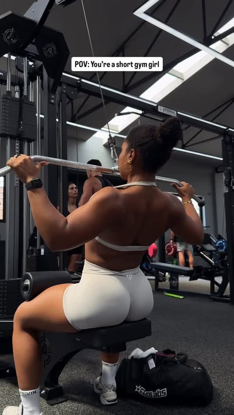 Instagram post by @jayda.ciocci for KeepThatPump. Caption reads: it’s a struggle😂 wearing @keepthatpump....