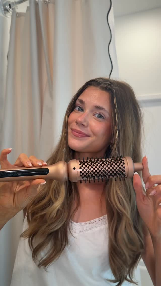 Instagram post by @maciesnelll for Sally Beauty. Caption reads: [...] ion luxe infared thermal brush from....