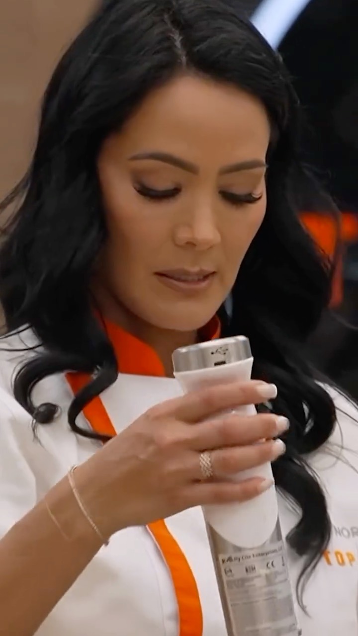 Instagram post by @norkys_batista for Telemundo. Caption reads: Carmen, una ayudita con la limpieza para la chama....