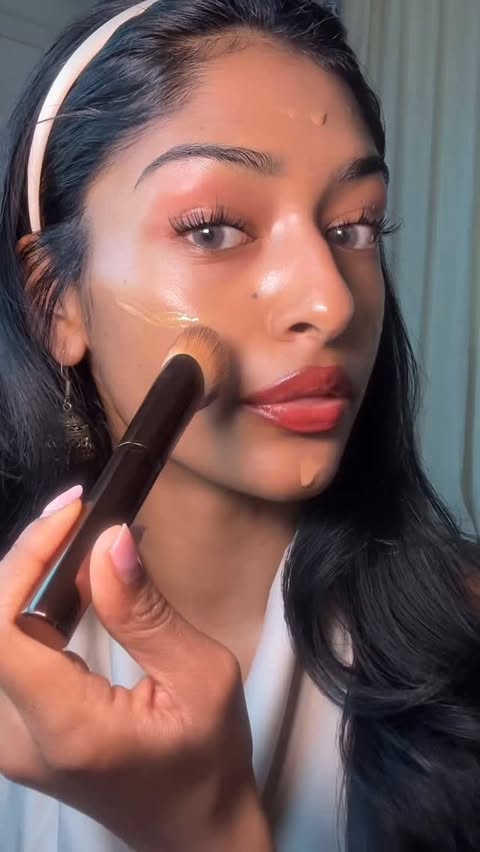 Instagram post by @kaavikiwi for Sephora. Caption reads: [...] I’m wearing shade 8.1 @sephora....