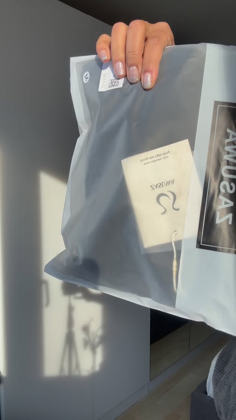 Instagram post by @leather_on_my_mind for zasuwasportswear. Caption reads: With Zenara20 you Save 20%! @zasuwaofficial....