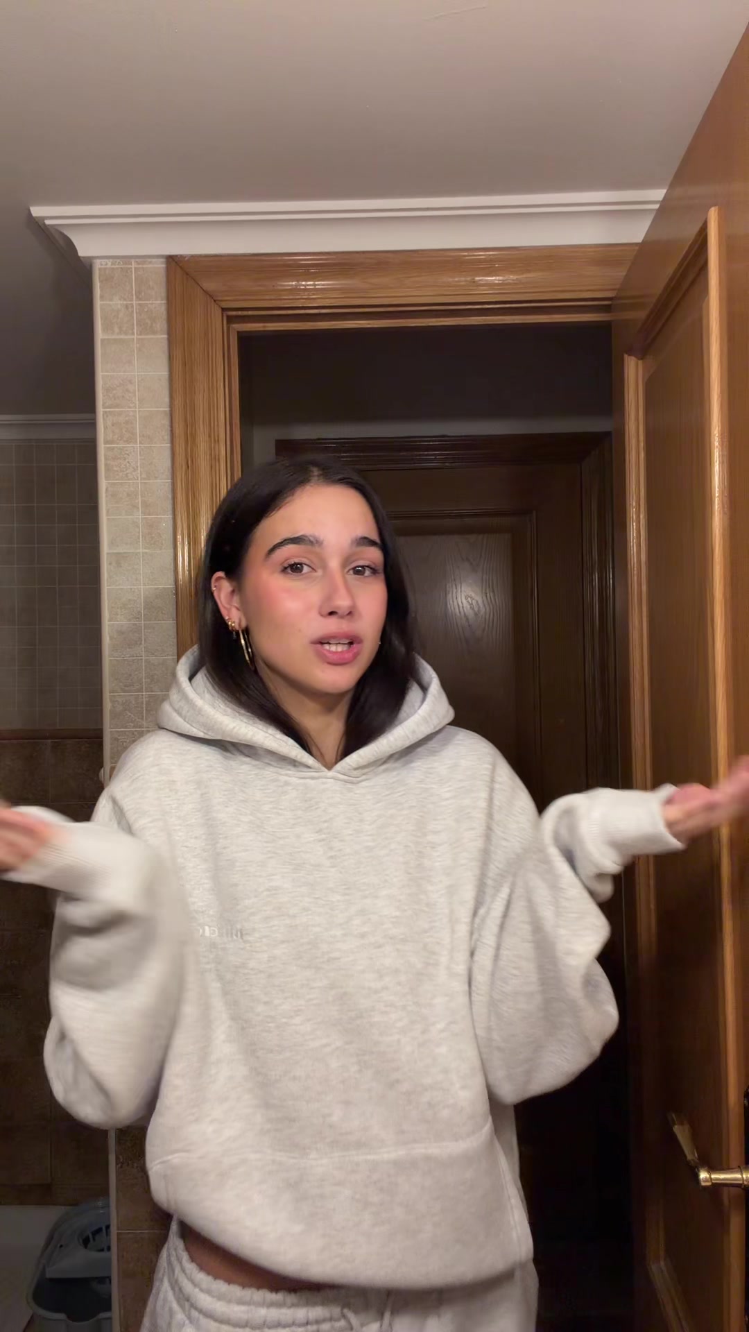TikTok post by @lugarciab_ for Lucid Club. Caption reads: como es mi chandal nuevo??? @Lucid Club....