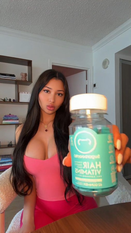 Instagram post by @reinacosmo for SugarbearPRO. Caption reads: My quick morning routine 🤓 #sugarbearpartner.