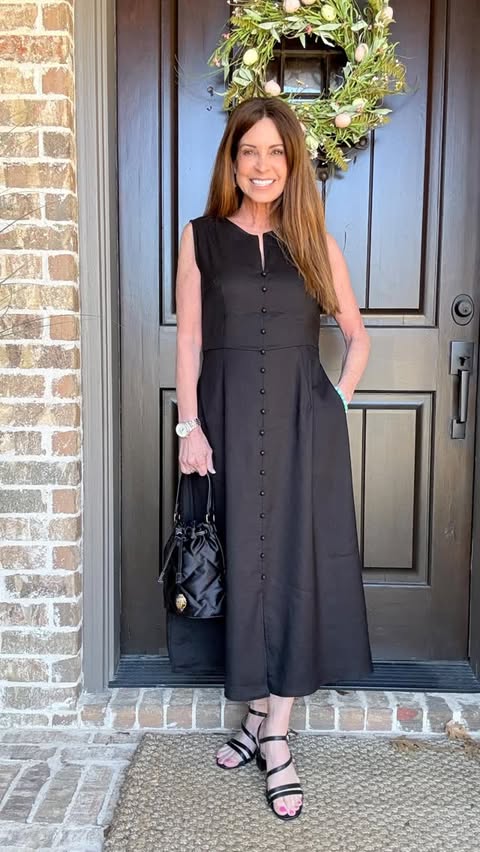 Instagram post by @makeupobsessedmom for Linticoshop. Caption reads: [...] and Summer fashion too. #Lintico....