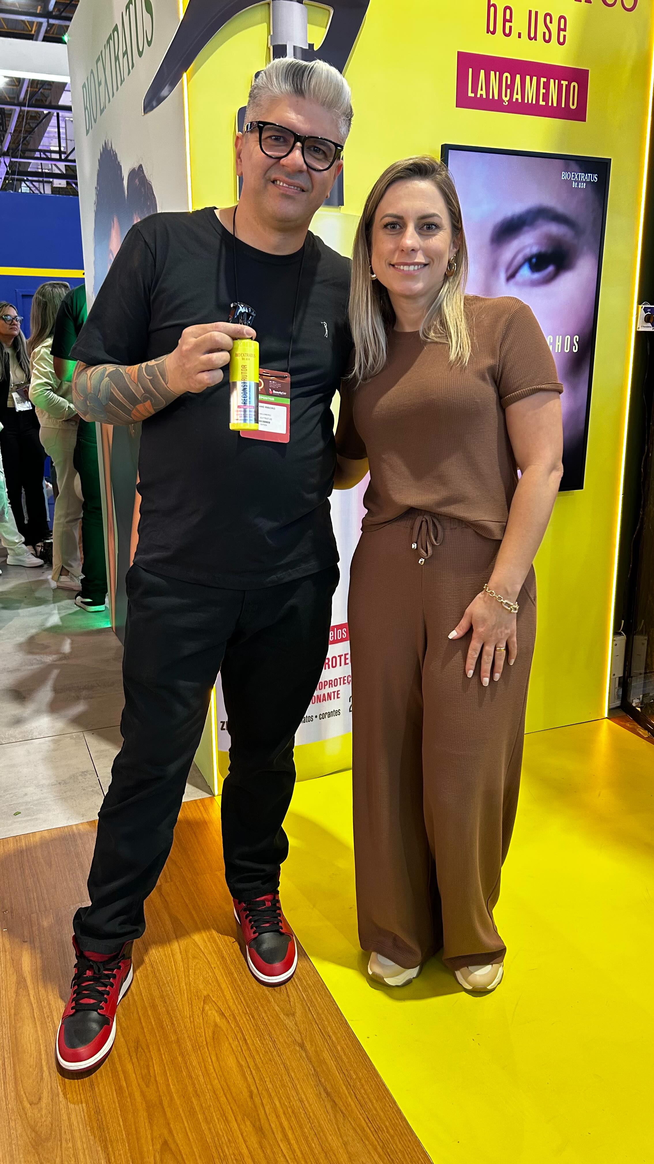 Instagram post by @omagodoscabelos for Bio Extratus. Caption reads: Tivemos a oportunidade de conhecer mais de perto a....