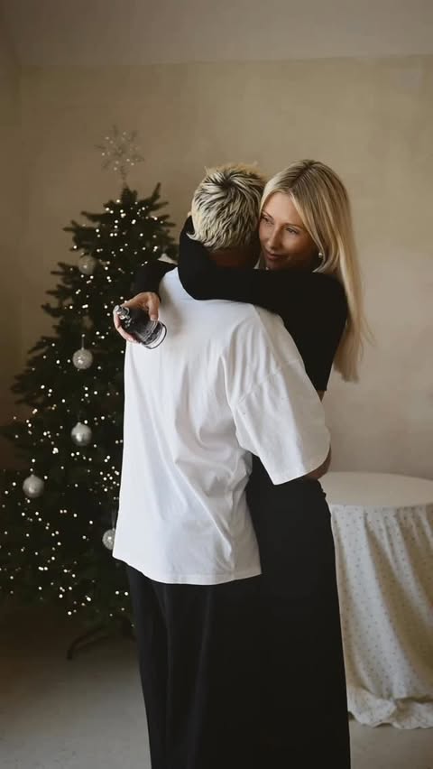 Instagram post by @lisadanielle__ for David Jones. Caption reads: [...] #BossBottledBeyond #BossHoliday from....