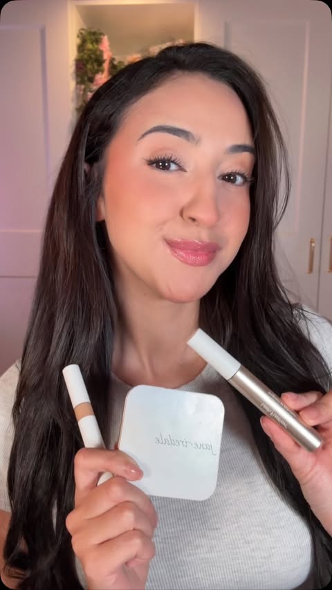 Instagram post by @gisele.ayora for jane iredale. Caption reads: [...] and they're on sale 🛍️ @janeiredale ✨ Jane....