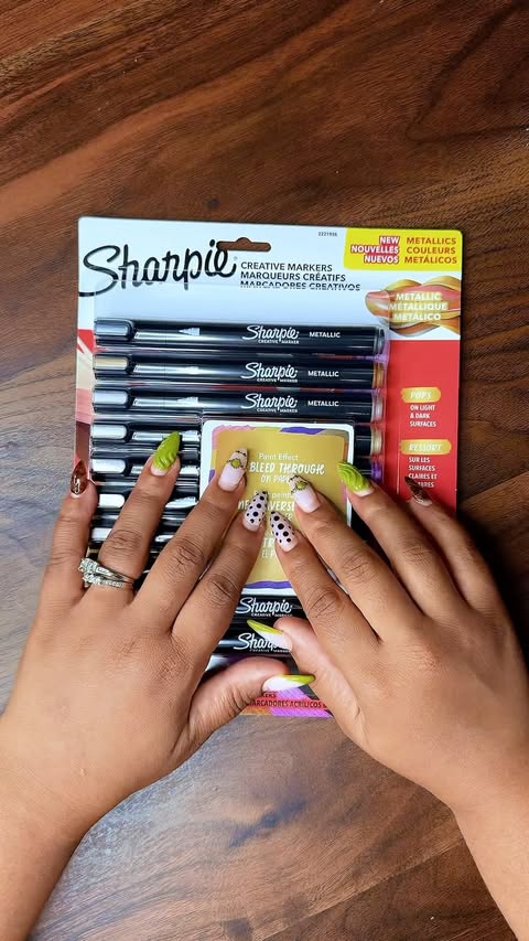 Instagram post by @cocomicheleillustrations for Sharpie. Caption reads: [...] Making my fall crafts mess-free with my....