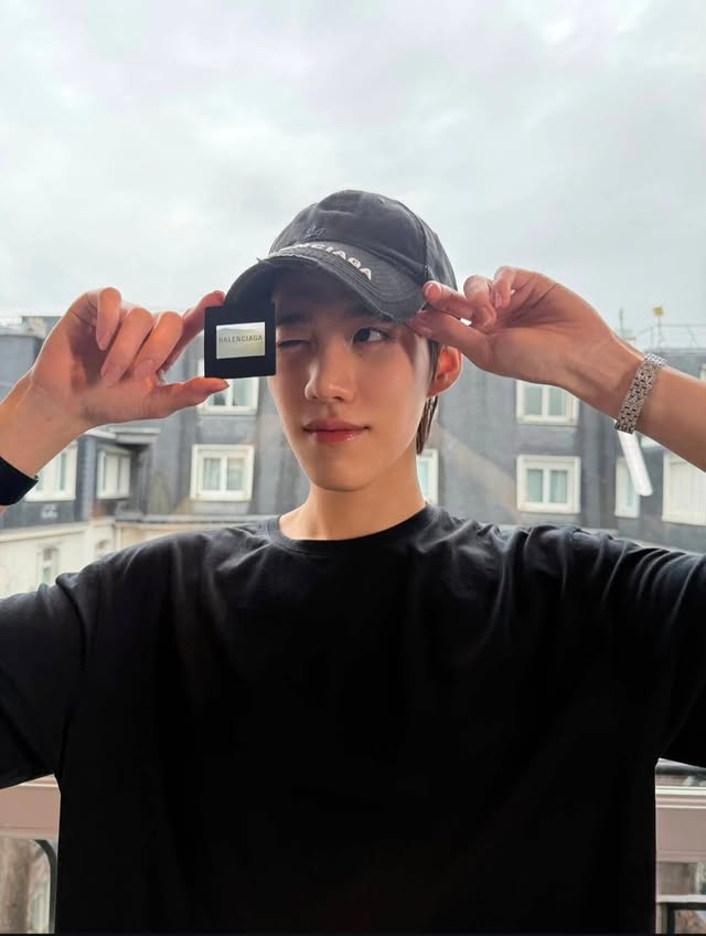 Instagram post by @pp.kritt_fc for Balenciaga. Caption reads: [...] Update 🤍 Date: 08/03/2026 🌅 @Balenciaga....