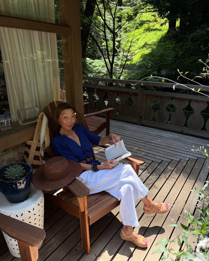 Instagram post by @californiaistoocasual for J.Jill. Caption reads: #ad #jjillstyle Found the perfect lightweight....