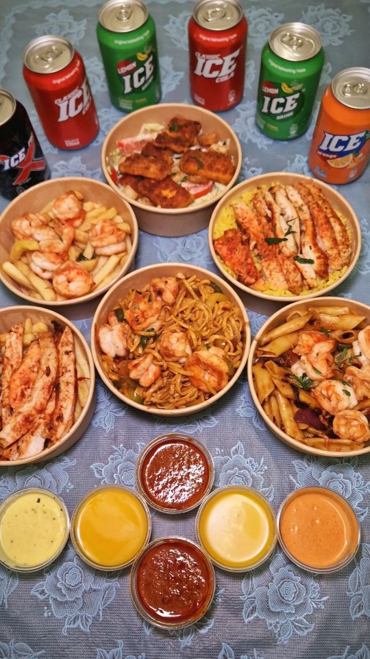 Instagram post by @eat_with_radz for Deliveroo. Caption reads: @shrimpandco.co X @deliveroo
《AD/Gifted》
Did you....