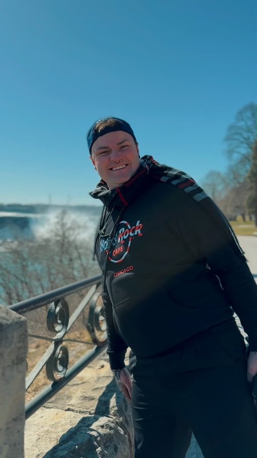 Instagram post by @jds_travelbook for Destination Ontario. Caption reads: “🌊🔥 Mother Nature at its most powerful! 💙💦....