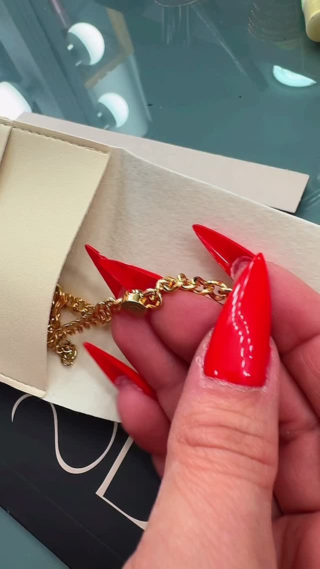 Instagram post by @johanamarineroa for Slide Jewels. Caption reads: [...] got this two beautiful pieces from Slide....