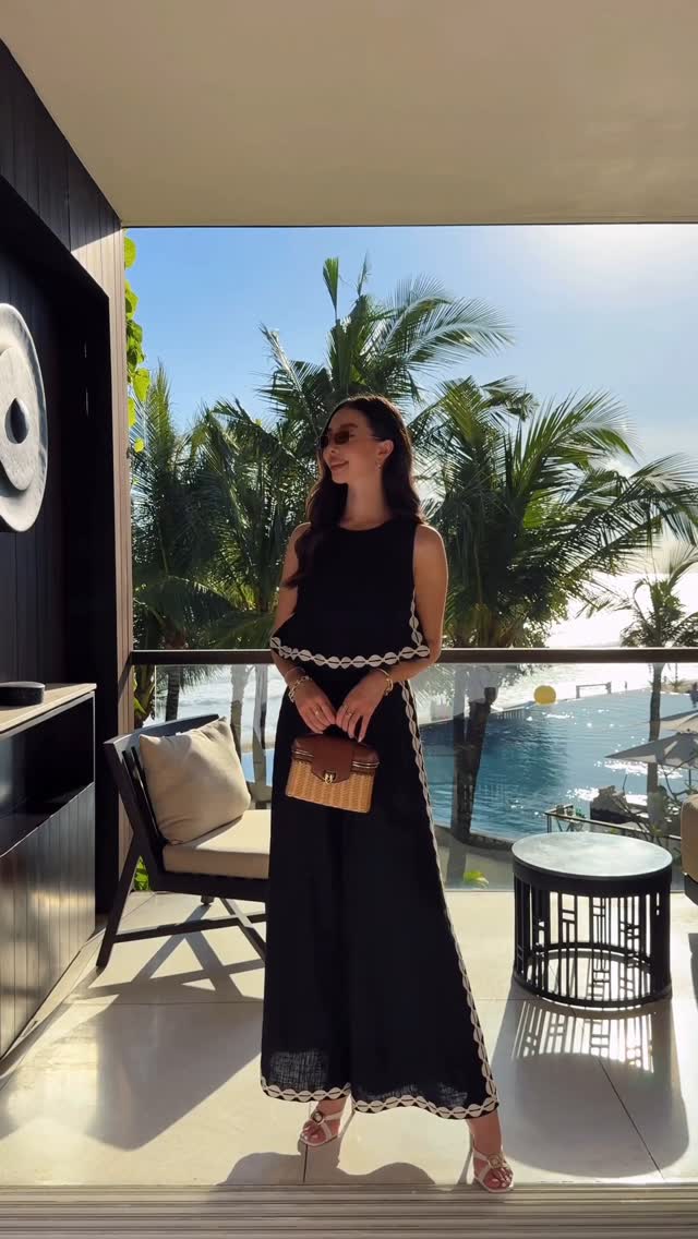 Instagram post by @taramilktea for Mister Zimi. Caption reads: [...] go-to. ☀️ 
The FRIDA collection by....