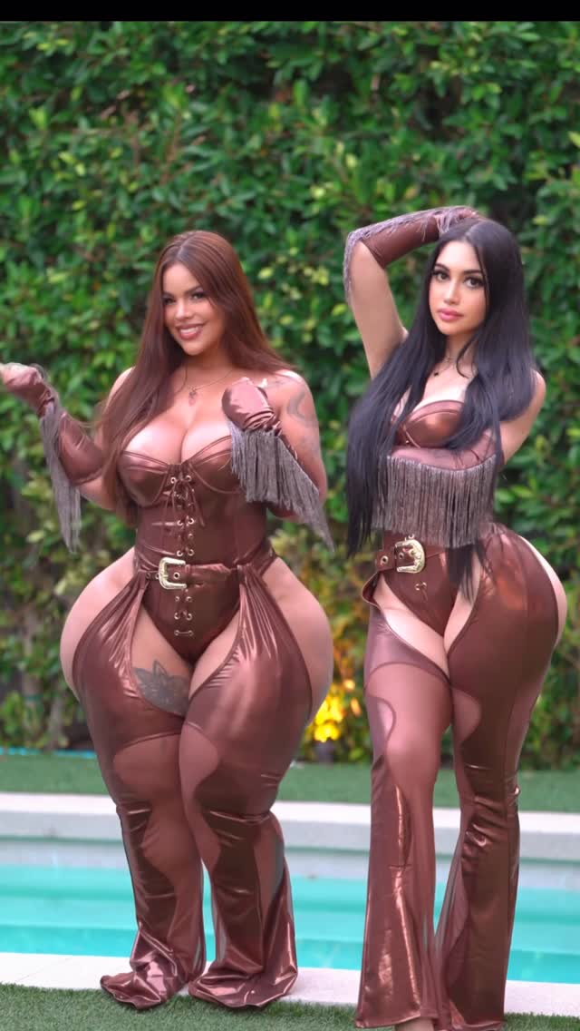 Instagram post by an influencer for Fashion Nova. Caption reads: DOS VAQUERAS 🤠 @FashionNova “Midnight Cowgirl 3”....